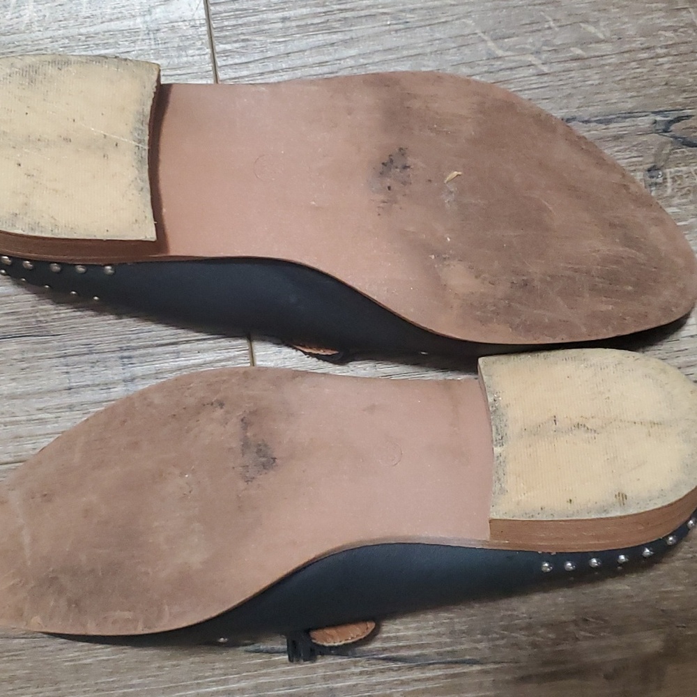 Flats - Picture 2 of 4